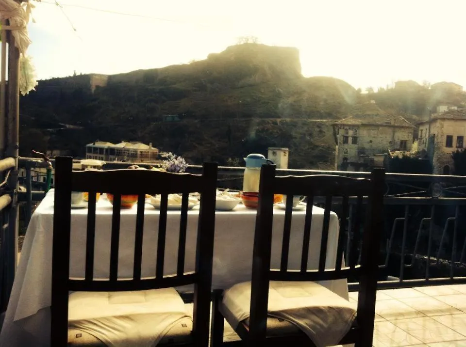 Ruols Guesthouse Gjirokastër 0*,