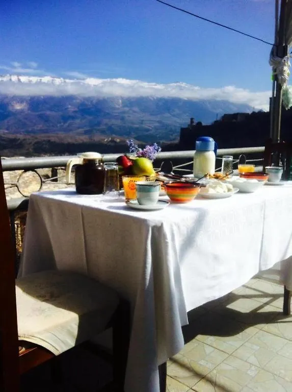 Ruols Guesthouse Gjirokastër Gasthof
