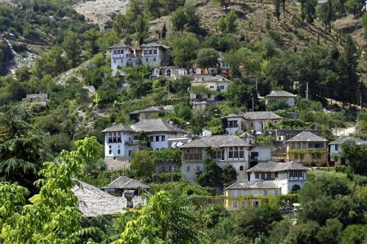 Ruols Guesthouse Gjirokastër
