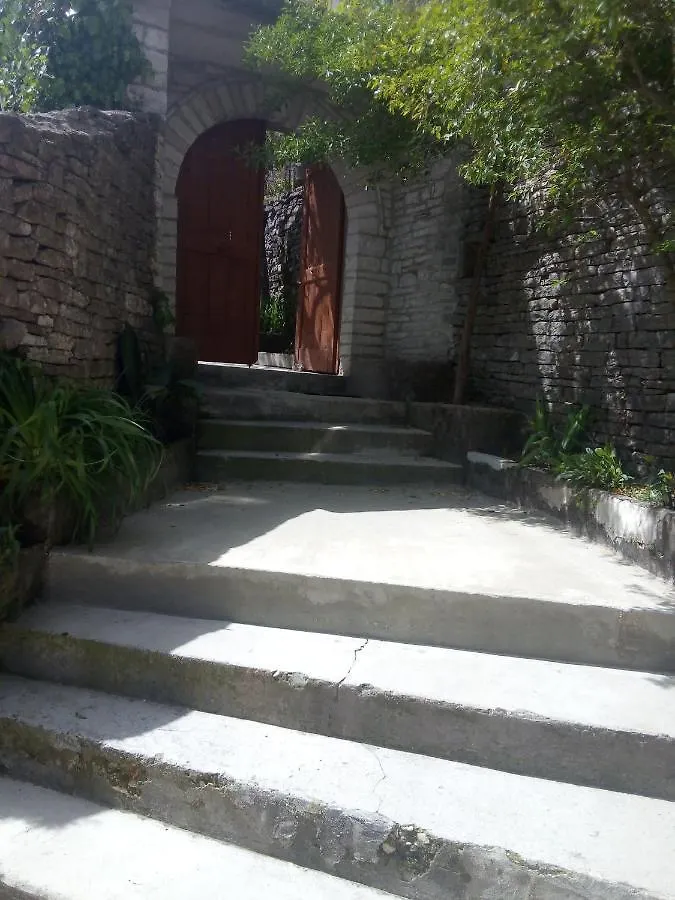 Ruols Guesthouse Gjirokastër 0*,  Albanien