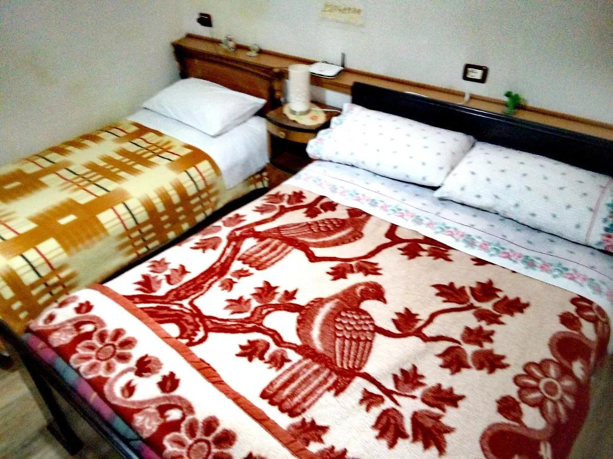 Ruols Guesthouse Gjirokastër Gasthof